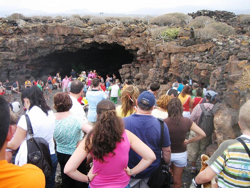 IMG_1650.JPG - Eingang der "Cueves del Verdes" (Lavatunnel mit ~5 km Länge)